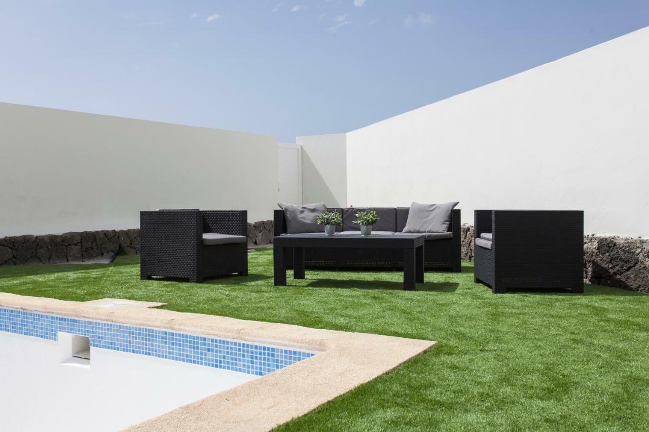 Villaantonia Private Huge Heated Pool And Super Fast Wifi Playa Blanca  Extérieur photo